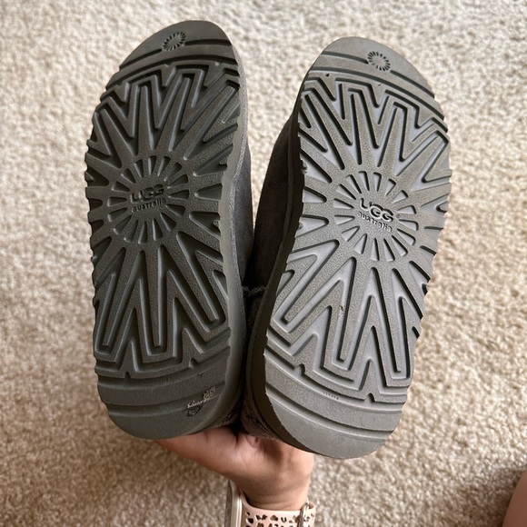 UGG Girls Bailey Button Triplet Boots - Picture 2 of 6